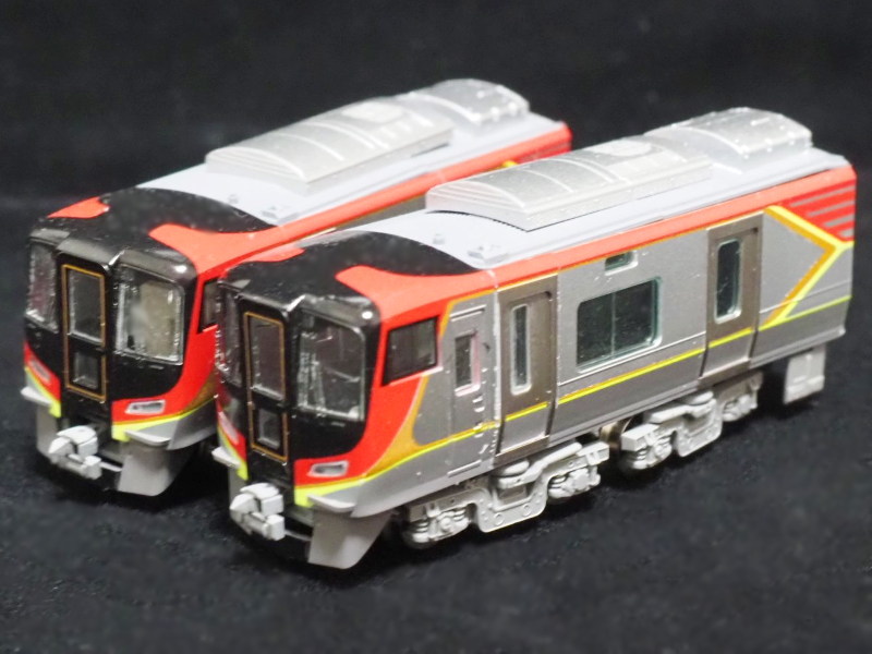 「JR四国2700系」編成全体像 「JR四国2700系」編成全体像