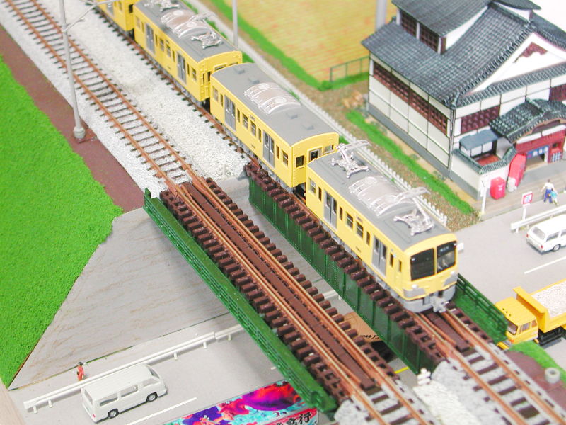 築堤を行く西武鉄道新101系263F 築堤を行く西武鉄道新101系263F