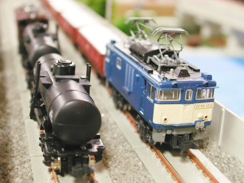 JR南武線を行く石灰石貨物列車 JR南武線を行く石灰石貨物列車