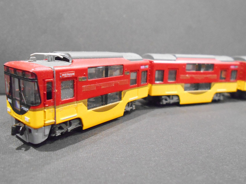 「京阪電鉄8000系総2階建て編成(ウソ電)」車両全体像 「京阪電鉄8000系総2階建て編成(ウソ電)」車両全体像