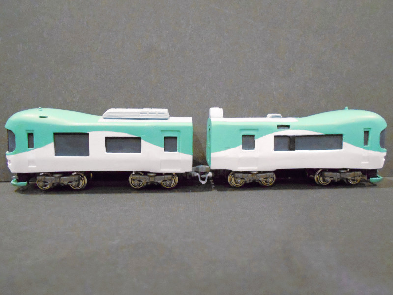 「北近畿タンゴ鉄道KTR8000形・タンゴディスカバリー」編成全体像 「北近畿タンゴ鉄道KTR8000形・タンゴディスカバリー」編成全体像