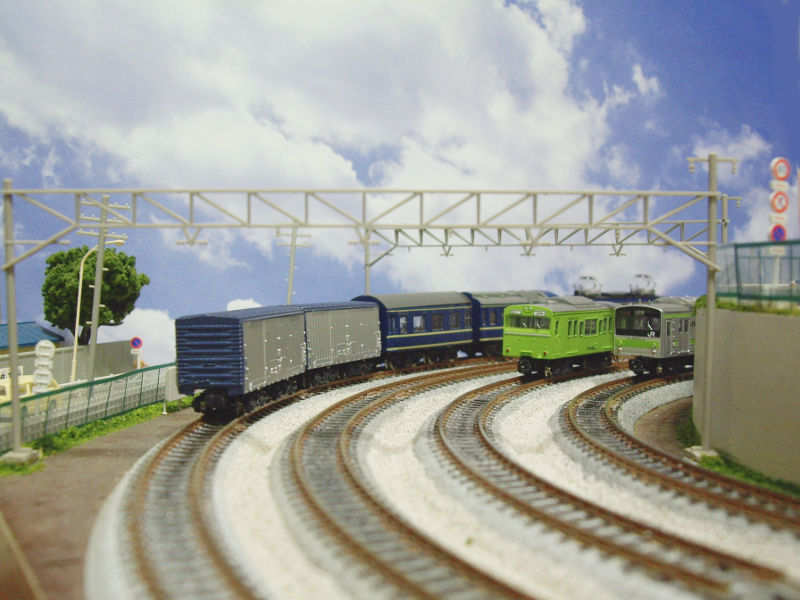 山手貨物線を行く「カートレイン九州」 山手貨物線を行く「カートレイン九州」