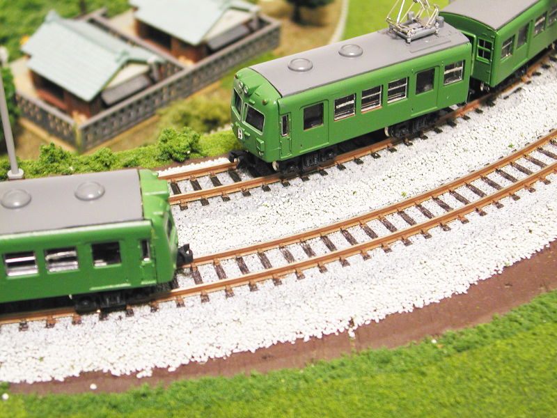 築堤を行く京王2010系 築堤を行く京王2010系