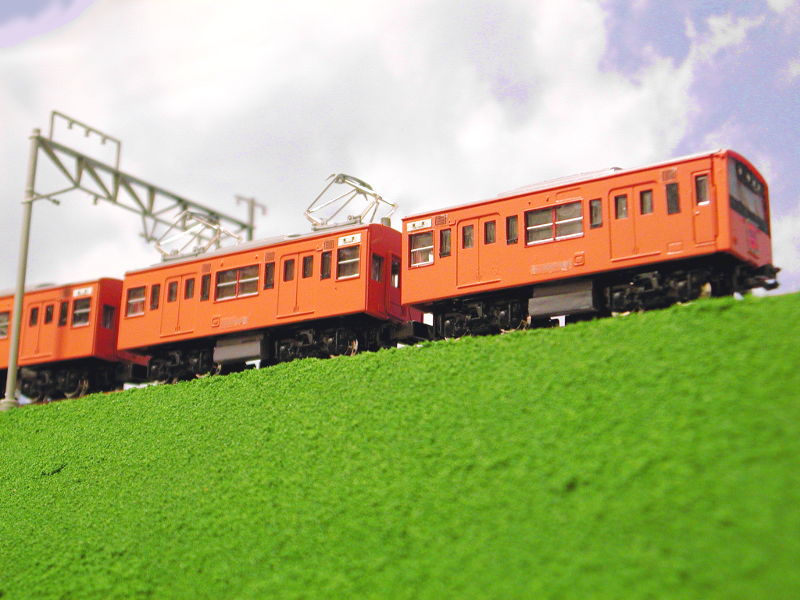 築堤を行く201系900番台 築堤を行く201系900番台