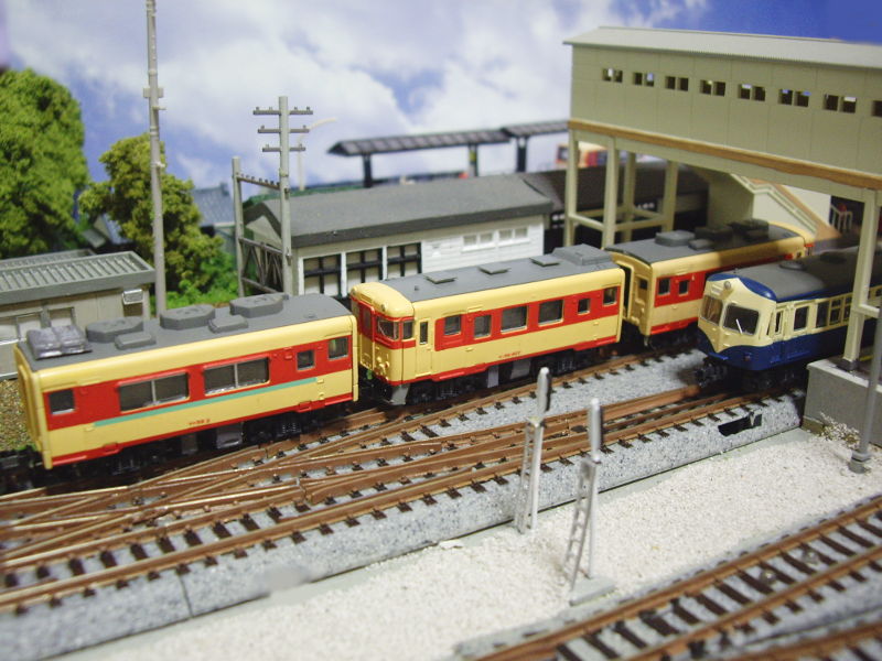 国鉄中央本線高尾駅を通過する急行「アルプス」 国鉄中央本線高尾駅を通過する急行「アルプス」