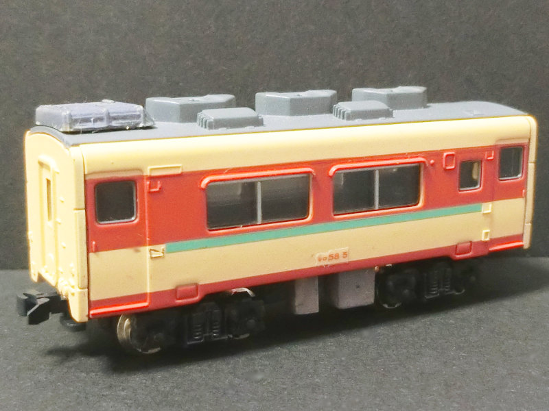 「国鉄キロ58形」車両全体像 「国鉄キロ58形」車両全体像