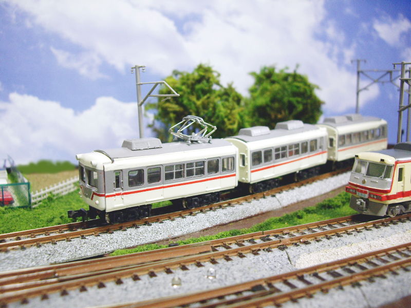 「富山地方鉄道10020形+クハ175」編成全体像 「富山地方鉄道10020形+クハ175」編成全体像