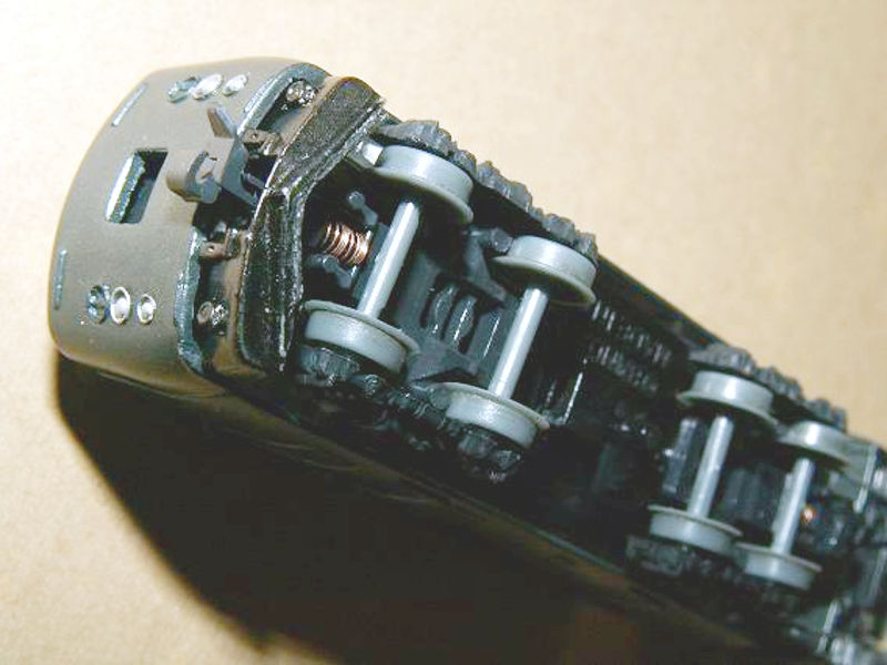 ノイズ防止用でプラスチック車輪に交換 ノイズ防止用でプラスチック車輪に交換