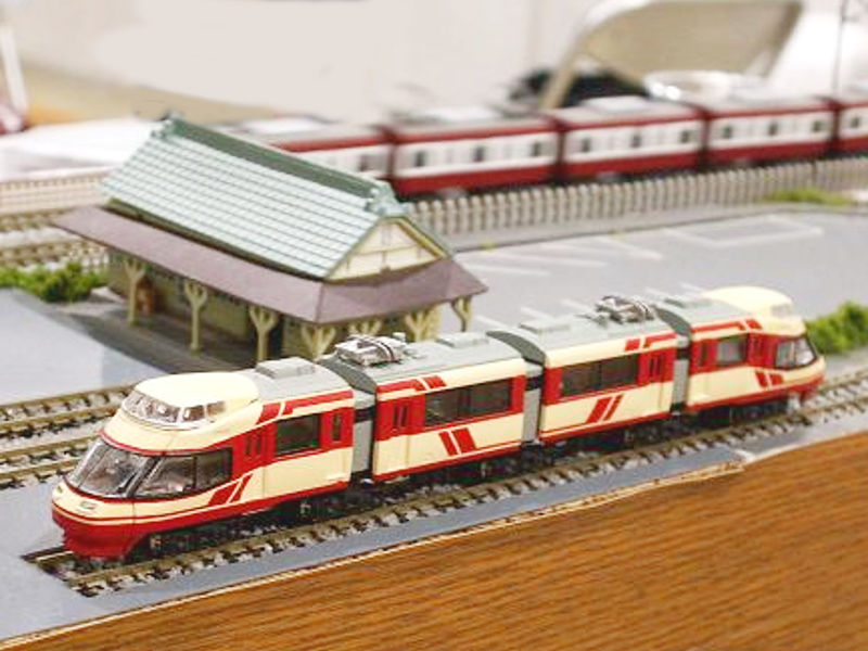 「長野電鉄1000系(ウソ電)」編成全体像 「長野電鉄1000系(ウソ電)」編成全体像