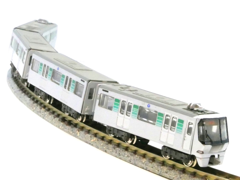 「横浜市高速鉄道10000形グリーンライン」編成全体像 「横浜市高速鉄道10000形グリーンライン」編成全体像