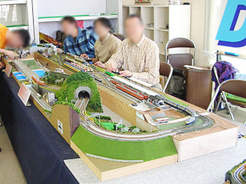 特攻野郎Bチームのメンバーと初期のDCCレイアウト 特攻野郎Bチームのメンバーと初期のDCCレイアウト