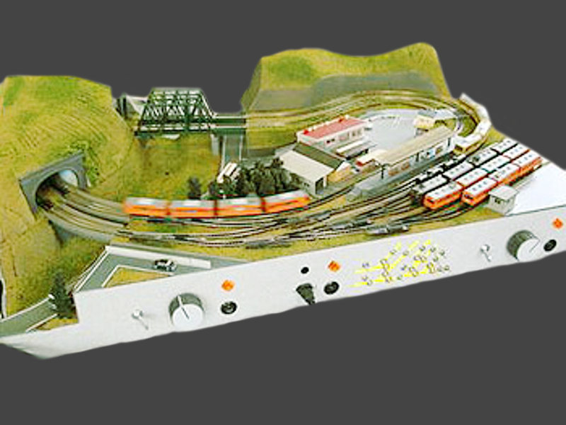 前回は制作中だった「練馬鉄道 食卓本線」レイアウト 前回は制作中だった「練馬鉄道 食卓本線」レイアウト