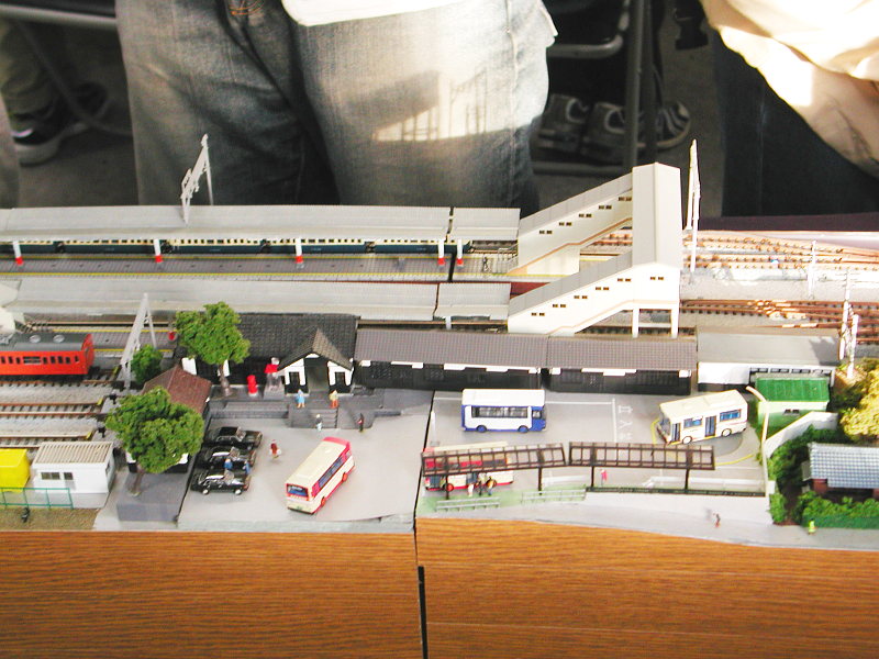 JR高尾駅前広場もリアルに再現★ JR高尾駅前広場もリアルに再現★