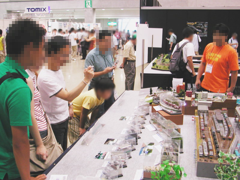 隊員はオレンジ色のTシャツで統一★ 隊員はオレンジ色のTシャツで統一★