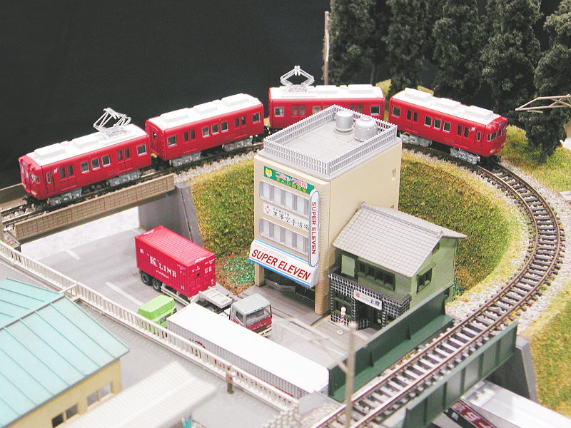 名鉄の赤い電車が似合う♪ 名鉄の赤い電車が似合う♪