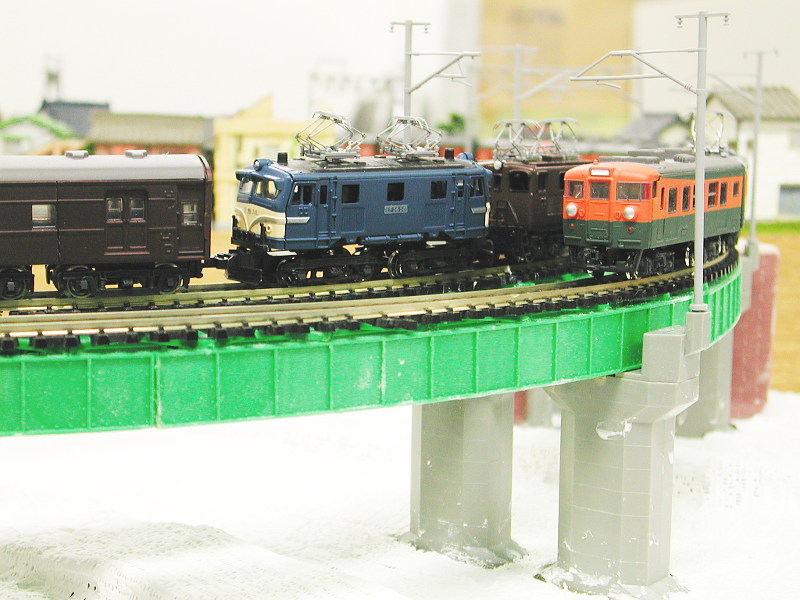「大佐」隊員作のカーブ鉄橋モジュールレイアウト 「大佐」隊員作のカーブ鉄橋モジュールレイアウト