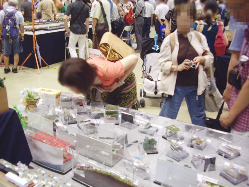 お姉さん、興味津々♪ お姉さん、興味津々♪