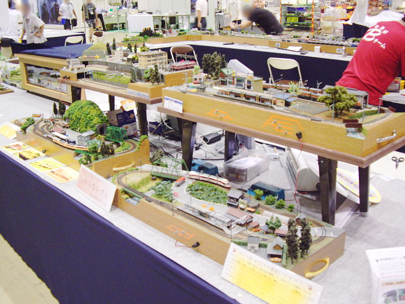 裏側の右半分は中型ミニレイアウトの展示コーナー 裏側の右半分は中型ミニレイアウトの展示コーナー