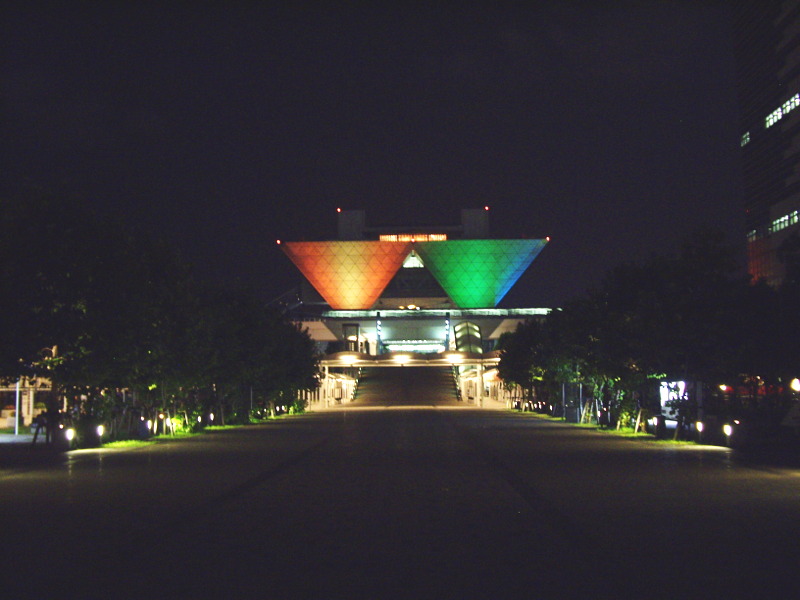 ビッグサイトがライトアップ★ ビッグサイトがライトアップ★