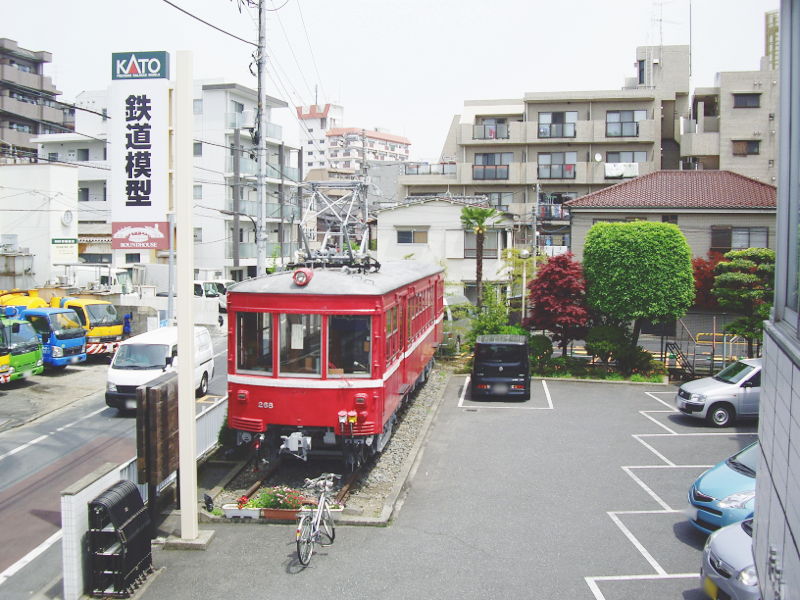 赤い京急230形が塗り直された 赤い京急230形が塗り直された