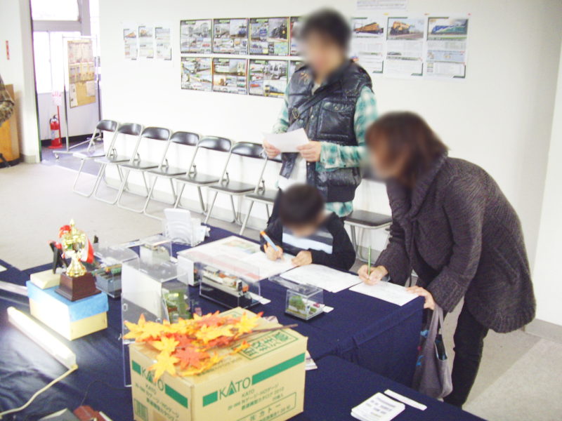 ご来場の皆様がワンジオコンペに投票 ご来場の皆様がワンジオコンペに投票