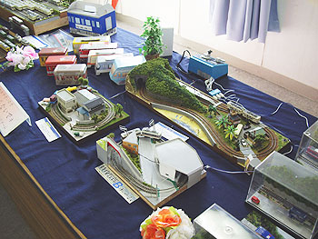 左横はミニレイアウトの展示コーナー 左横はミニレイアウトの展示コーナー