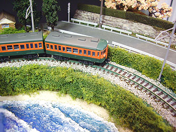 「鉄ファニ」を快走する115系電車 「鉄ファニ」を快走する115系電車