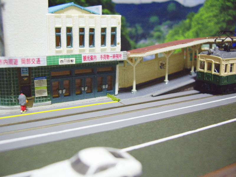 切符を買う和服姿が印象的★ 切符を買う和服姿が印象的★