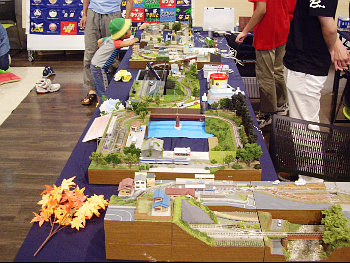 会場左向きには集合式単線ミニモジュールを 会場左向きには集合式単線ミニモジュールを