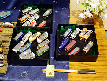 重箱に入っている改造車両達。召し上がれ♪(笑) 重箱に入っている改造車両達。召し上がれ♪(笑)