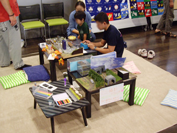 会場左側には初登場の「こたつランド」 会場左側には初登場の「こたつランド」