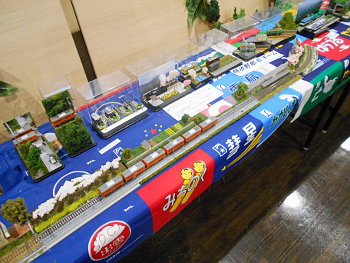 奥はジオラマ展示コーナー 奥はジオラマ展示コーナー