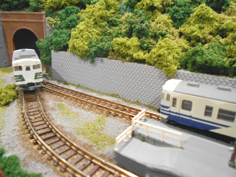 キハ40の塗り替え、早っ! キハ40の塗り替え、早っ!