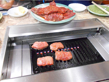 夜はファンキーに焼肉♪ 夜はファンキーに焼肉♪