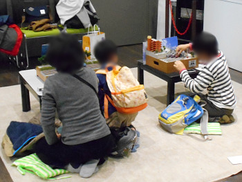 自慢の車両を並べまくり★隣の子もビックリ! 自慢の車両を並べまくり★隣の子もビックリ!