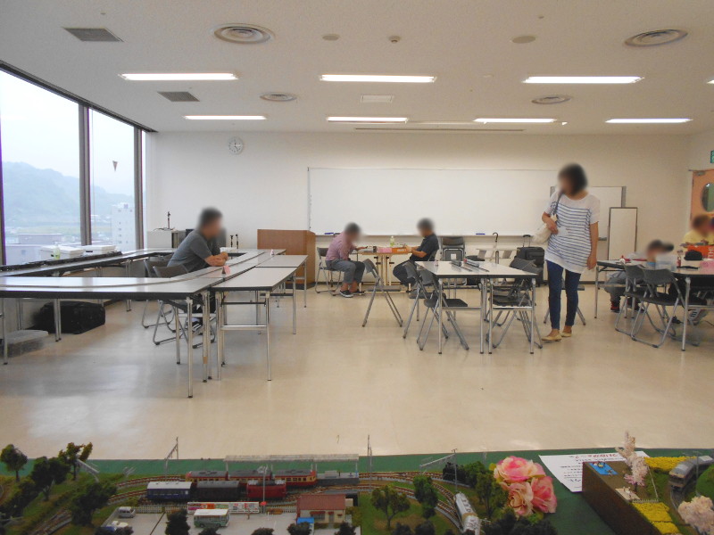 会場の半分は、地元のHOゲージグループの展示 会場の半分は、地元のHOゲージグループの展示