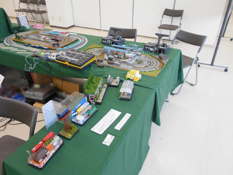 窓側はワンジオと体験運転コーナー 窓側はワンジオと体験運転コーナー