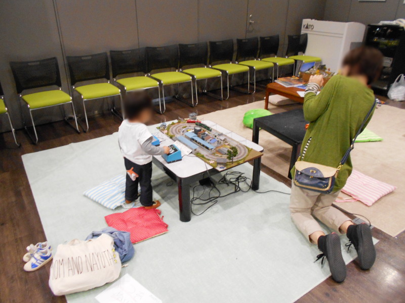 ハイ、こっち見てぇ~♪ ハイ、こっち見てぇ~♪