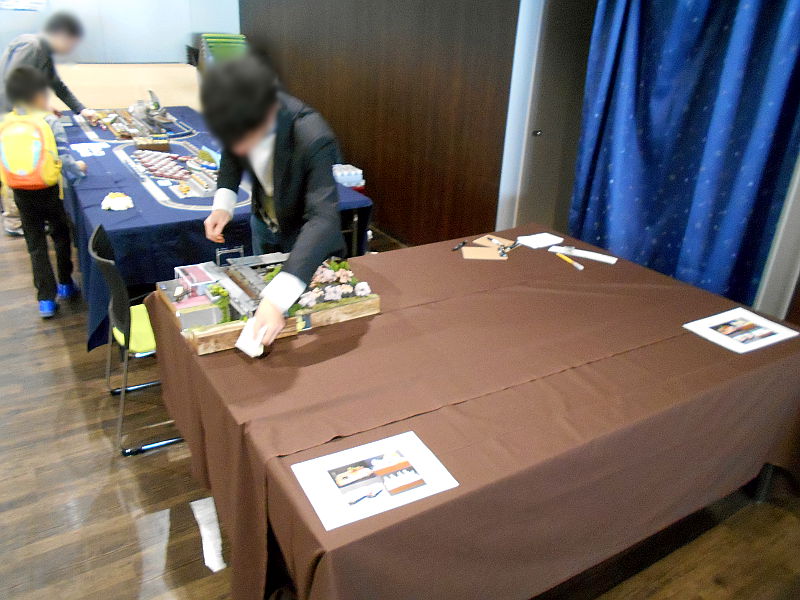 右側はB-Clubと持ち込み展示のコーナー 右側はB-Clubと持ち込み展示のコーナー