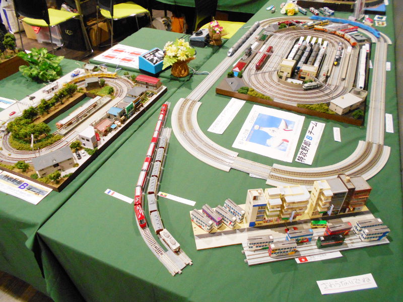 何やらビル群が… 何やらビル群が…