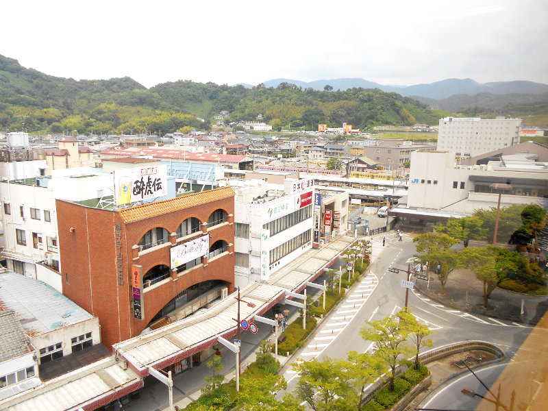 彦根駅の車両がたくさん見えます 彦根駅の車両がたくさん見えます