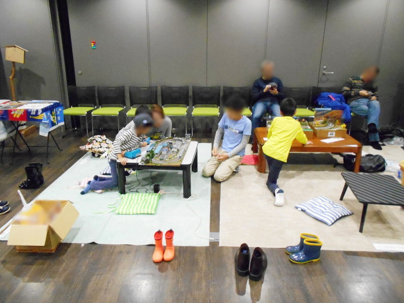 今回もミニ撮影スタジオにこの2人が… 今回もミニ撮影スタジオにこの2人が…