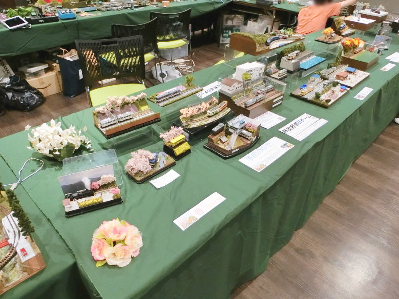 左側は「四季」のコーナー 左側は「四季」のコーナー