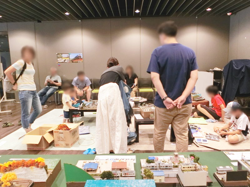 大盛況の「こたつランド」 大盛況の「こたつランド」