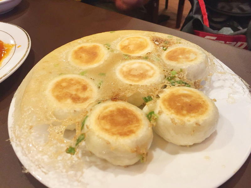 「東順永」名物の「焼き饅頭」 「東順永」名物の「焼き饅頭」