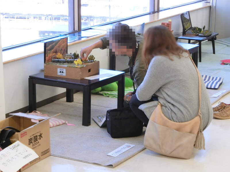 紅葉のジオラマで記念撮影♪ 紅葉のジオラマで記念撮影♪