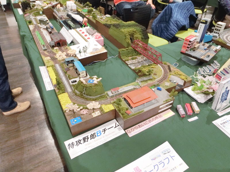 中央左側奥は単線モジュールのコーナー 中央左側奥は単線モジュールのコーナー