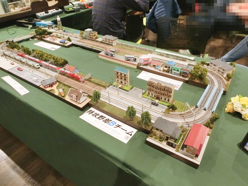 中央右側は複線モジュールのコーナー 中央右側は複線モジュールのコーナー