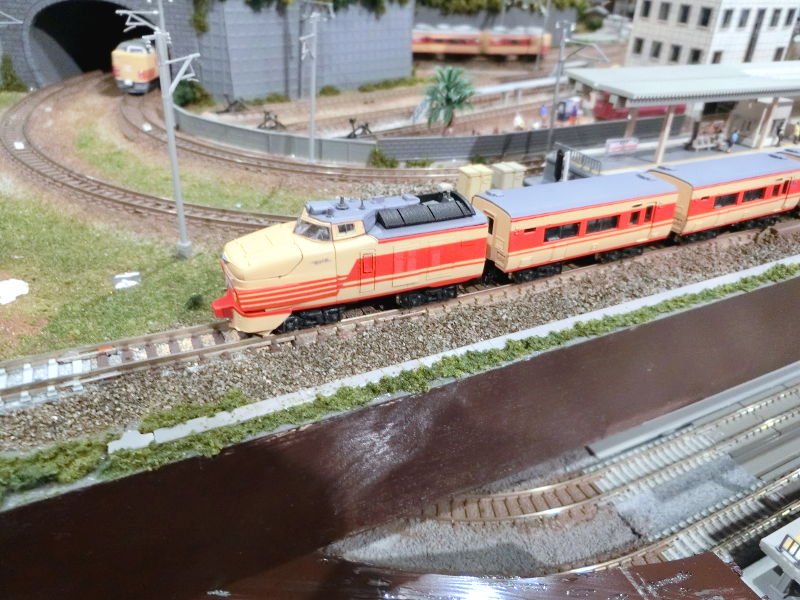 「ヒロ」隊員の怪しいディーゼル特急 「ヒロ」隊員の怪しいディーゼル特急