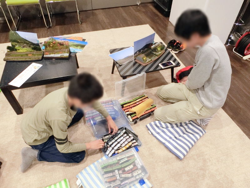 ミニ撮影スタジオ超常連の2人 ミニ撮影スタジオ超常連の2人